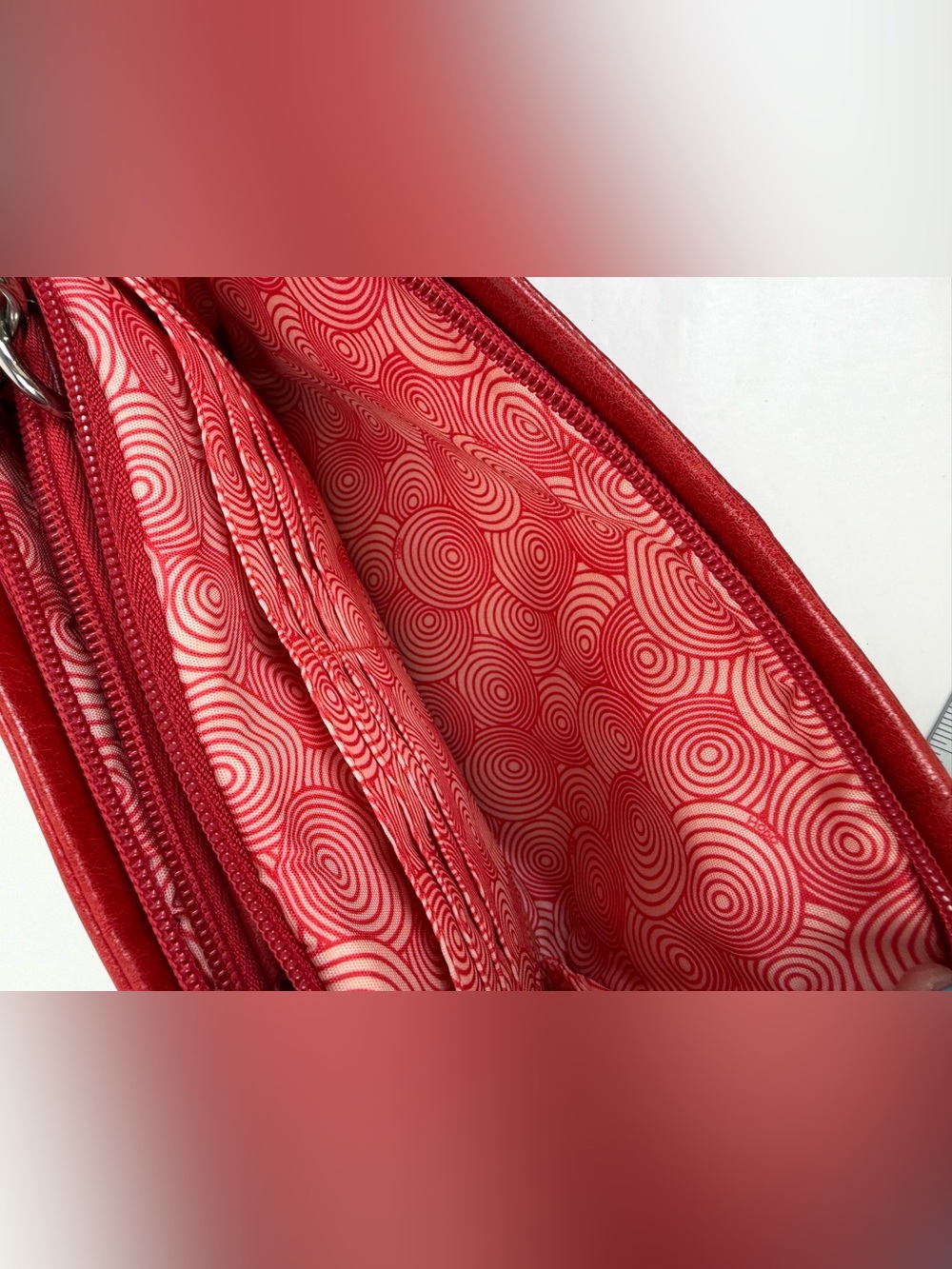 Red leather Hobo crossbody - Picture 5 of 10